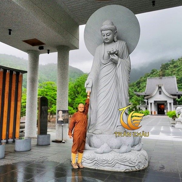 Tượng Đức Phật A Di Đà Đẹp Tại Chùa Tây Phương