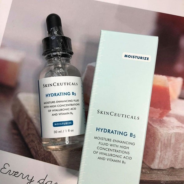 Serum Skinceuticals Hydrating B5 có thiết kế bao bì đơn giản tinh tế mang lại vẻ tự nhiên và thanh lịch