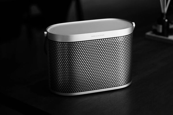Bang & Olufsen ra mắt Beosound A5 Spaced Aluminium giá $1,499