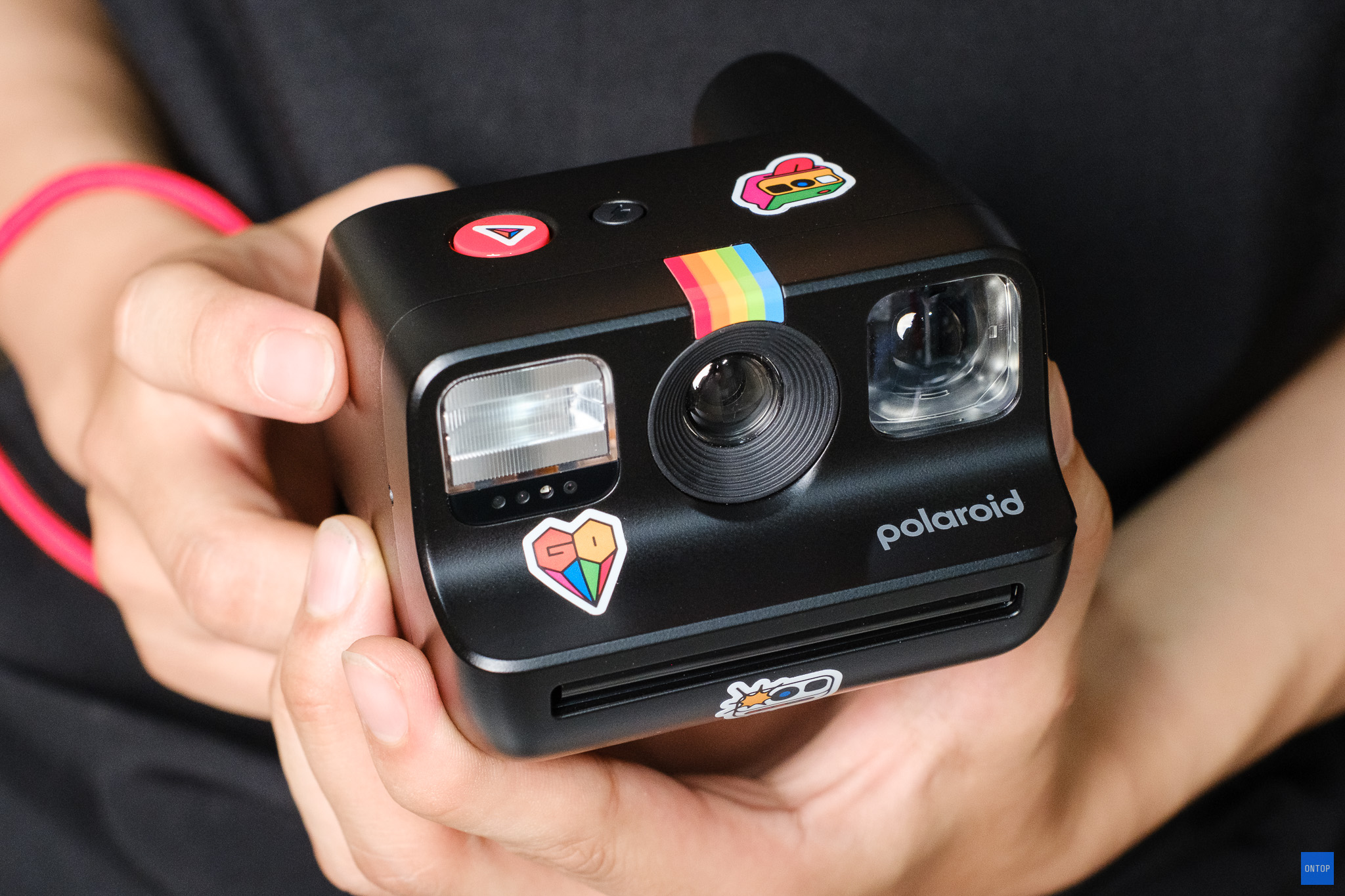 Trên tay Polaroid Go Generation 2, máy chụp ảnh lấy liền, giá 3.690.000đ