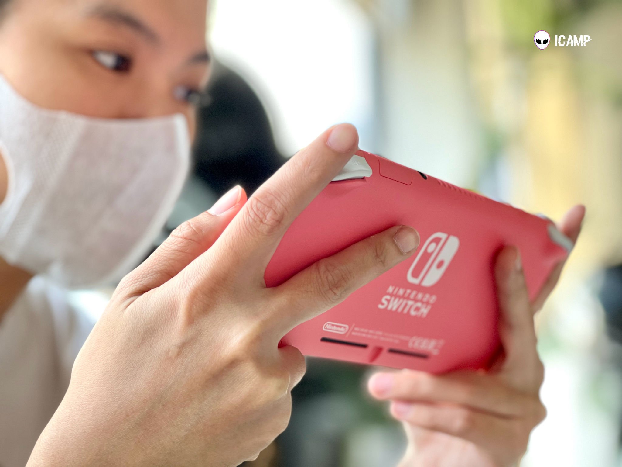 Máy chơi game Nintendo Switch Lite - Coral icamp.vn
