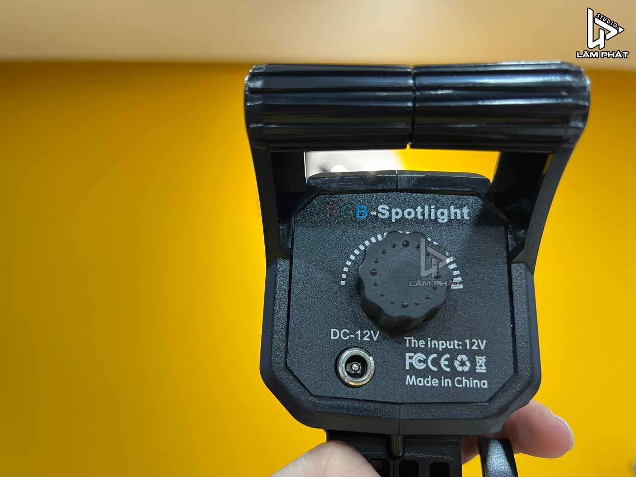 Đèn FSD-168 Led Spotlight RGB trợ sáng chụp ảnh quay video