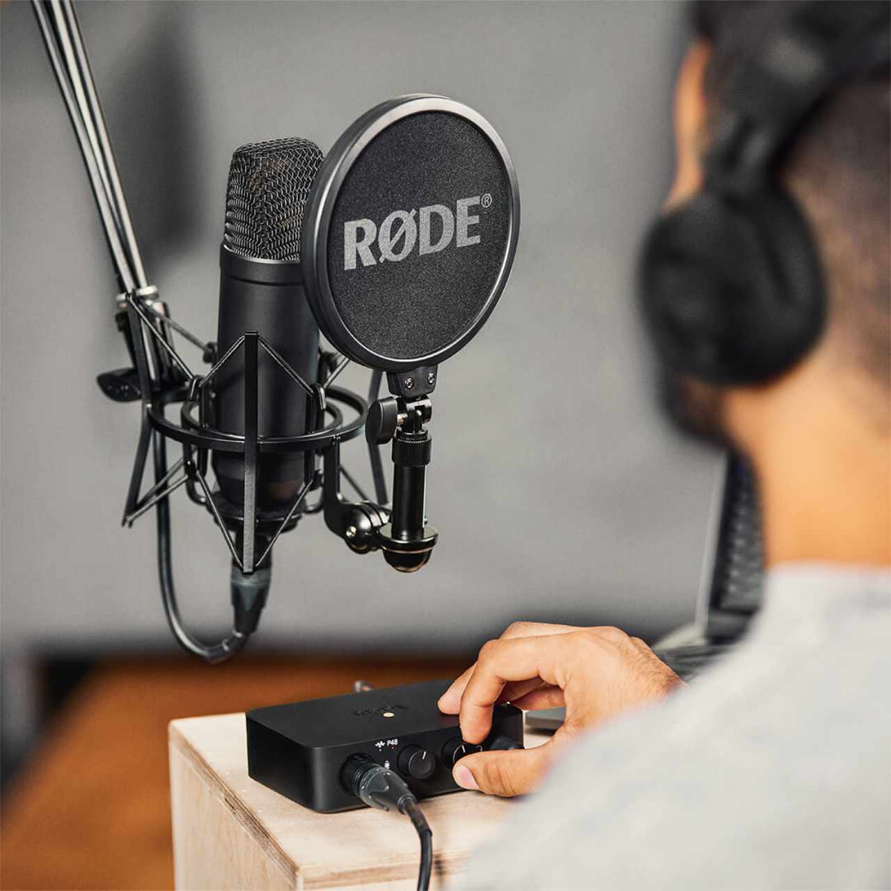 Combo Thu Âm Upod Pro Và Micro Rode NT1 Kit