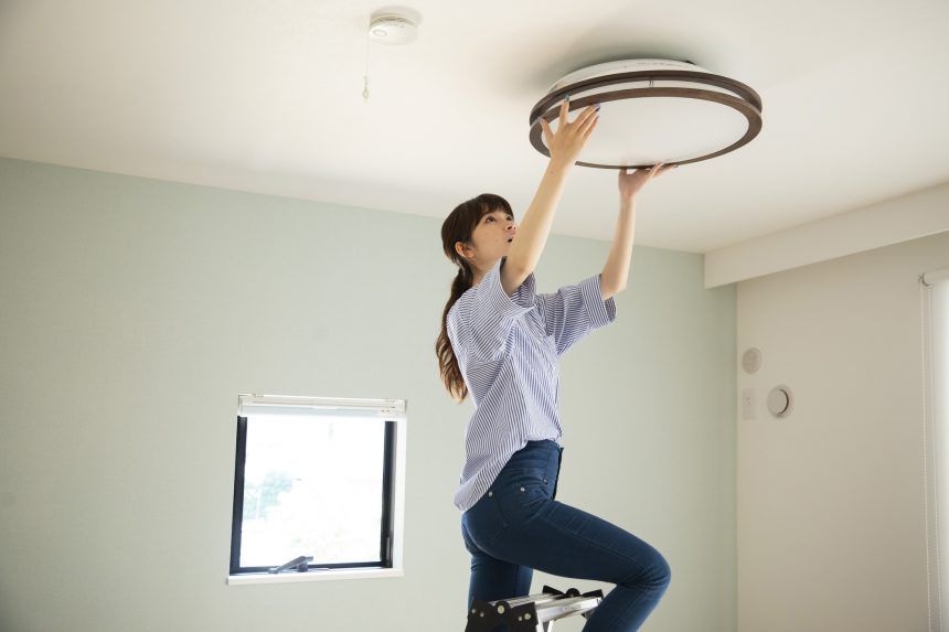 Cách lắp đặt đèn trần và những việc cần làm trong trường hợp gặp sự cố