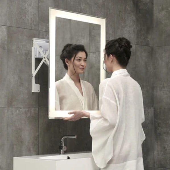 Đèn trang điểm: bí quyết để có lớp makeup hoàn hảo