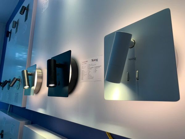 Lựa chọn màu sắc cho đèn đọc sách gắn tường: tinh tế tạo nên không gian