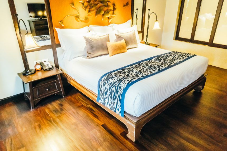 Biến phòng ngủ nhà bạn sang trọng như khách sạn với đèn đọc sách của MotoM Việt Nam