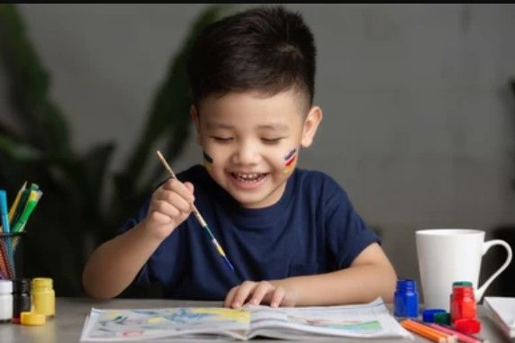 Những lưu ý khi chọn mua đèn học để bàn an toàn cho mắt của trẻ