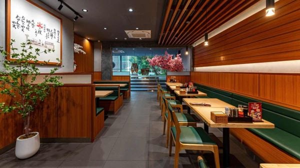 Olympia Lighting cung cấp hệ thống đèn chiếu sáng cho dự án nhà hàng Hachiban Lê Văn Sỹ