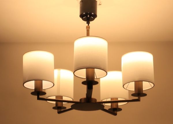 Lựa chọn ánh sáng là bí quyết sẽ khiến cho căn phòng của bạn trở nên sang trọng! Nên sử dụng loại ánh sáng nào cho phù hợp?