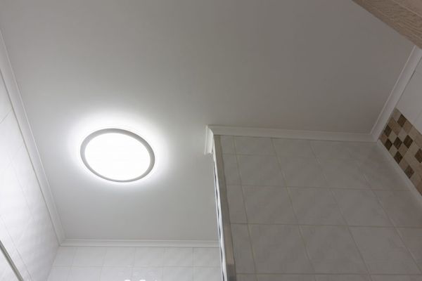 Bí quyết chọn đèn chiếu sáng tối ưu cho nhà vệ sinh