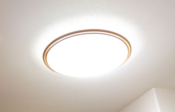 Đèn trần là thiết bị chiếu sáng được khuyến khích cho phòng ngủ của bạn