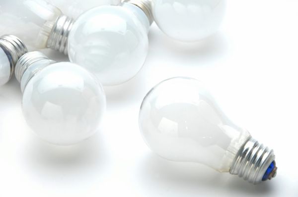 Nếu bạn chọn một chiếc đèn bàn thời trang Đèn LED thân thiện với mắt được khuyến nghị nâng cao hiệu quả công việc