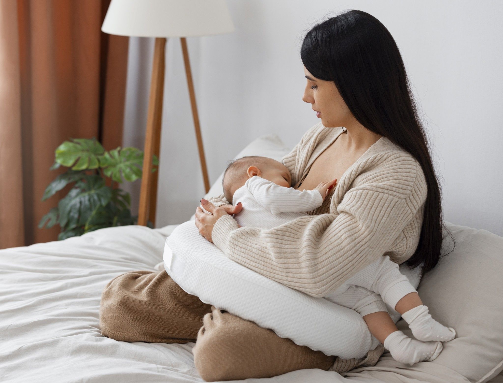 Máy Hút Sữa Và Bình Sữa 2 Trong 1: Giải Pháp Chăm Con Thông Minh Thời Hiện Đại