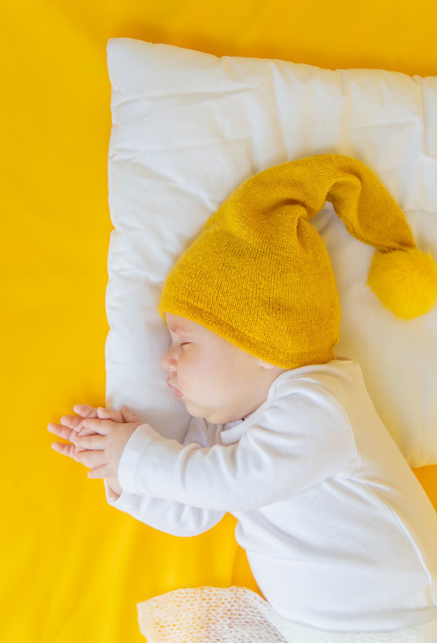 Bí Quyết Chăm Sóc Bé Yêu: Gối Chống Lật, Đồ Dùng Cần Thiết Cho Trẻ Sơ Sinh