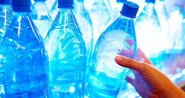 Giải mã tin đồn về đồ nhựa: Quá lạnh, quá nóng đều gây ung thư - tin được không?