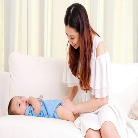 Cách massage cho bé dễ ngủ đơn giản, nhanh chóng