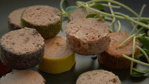 Pate cho mèo loại nào tốt cho mèo con và trưởng thành