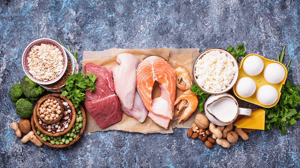 Sử dụng nguyên liệu giàu protein để làm bánh thưởng ăn vặt cho chó