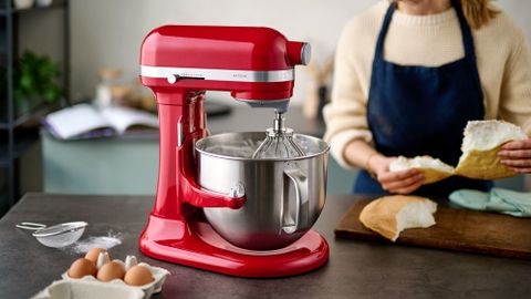 Nên Chọn Máy Trộn Đứng KitchenAid Bowl-lift hay Tilt-head? Sự Khác Biệt Là Gì?