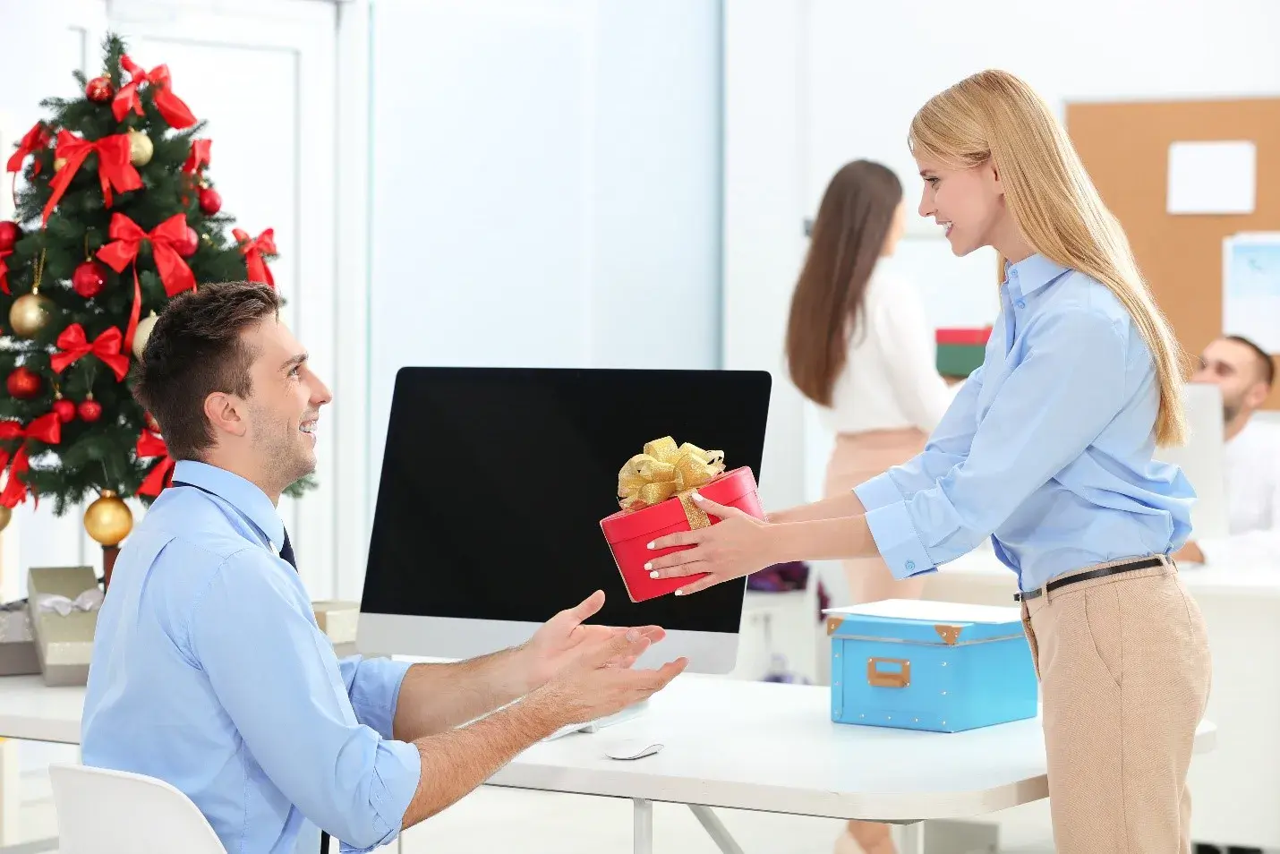 Hiện sự quan tâm của công ty, tạo động lực cho nhân viên.