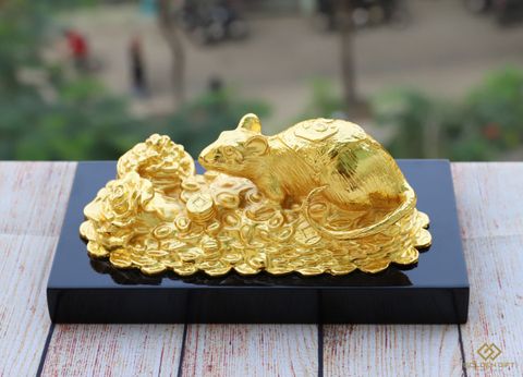 Chiêm ngưỡng bộ sưu tập tượng chuột phong thuỷ mạ vàng