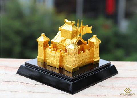 Độc đáo Mô hình Hoàng Kim Uyển Thành mạ vàng chế tác từ game Tam Quốc