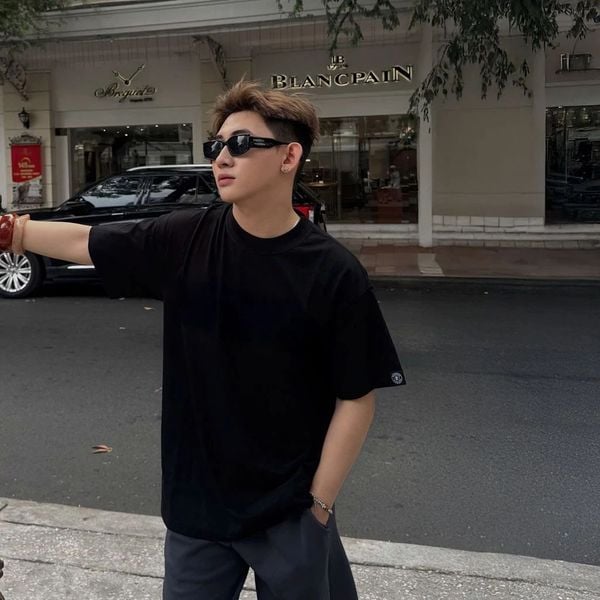 Áo Thun Unisex Basic Màu Đen