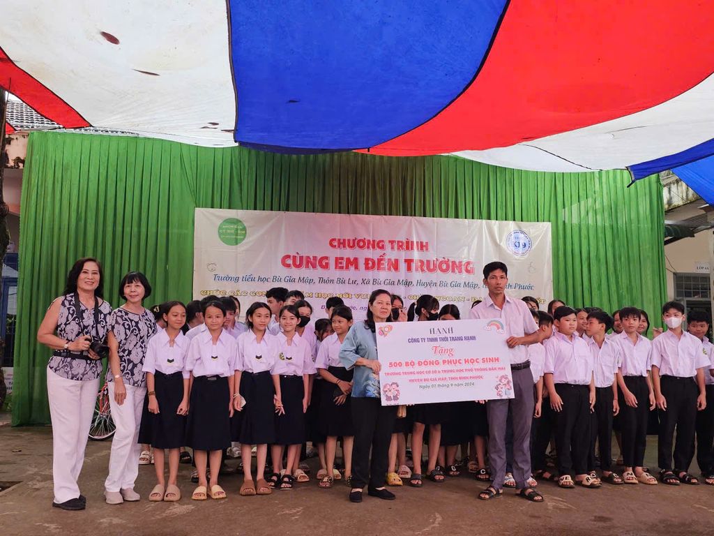 Cùng em đến trường 2024