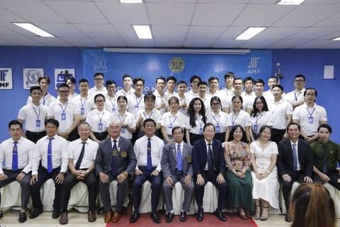 Sau một hành trình đầy nỗ lực, ngày 28/03/2025 hơn 100 học viên đã chính thức hoàn thành khóa HLV Thể hình & Fitness Cấp 2 với kết quả đầy ấn tượng!