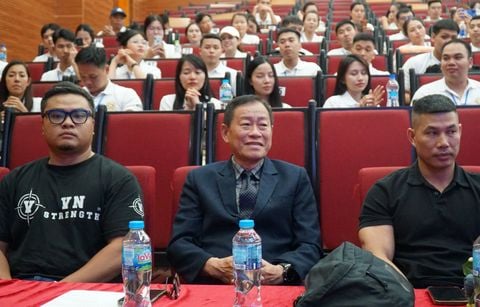 BẾ GIẢNG KHÓA ĐÀO TẠO NGƯỜI HƯỚNG DẪN TẬP LUYỆN MÔN THỂ HÌNH & FITNESS TRÌNH ĐỘ HUẤN LUYỆN VIÊN CẤP II TẠI HÀ NỘI