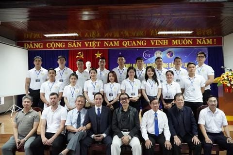 BẾ GIẢNG KHÓA ĐÀO TẠO NGƯỜI HƯỚNG DẪN TẬP LUYỆN MÔN THỂ HÌNH & FITNESS TRÌNH ĐỘ HUẤN LUYỆN VIÊN CẤP II TẠI ĐÀ NẴNG