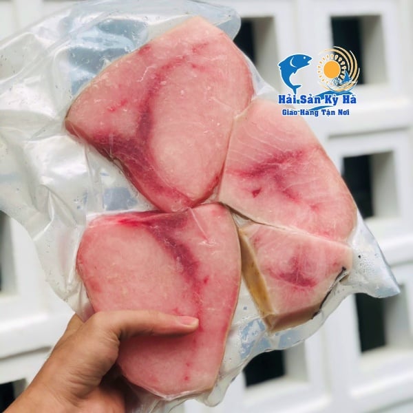 Phi Le Cá Cờ Kiếm Kiếm