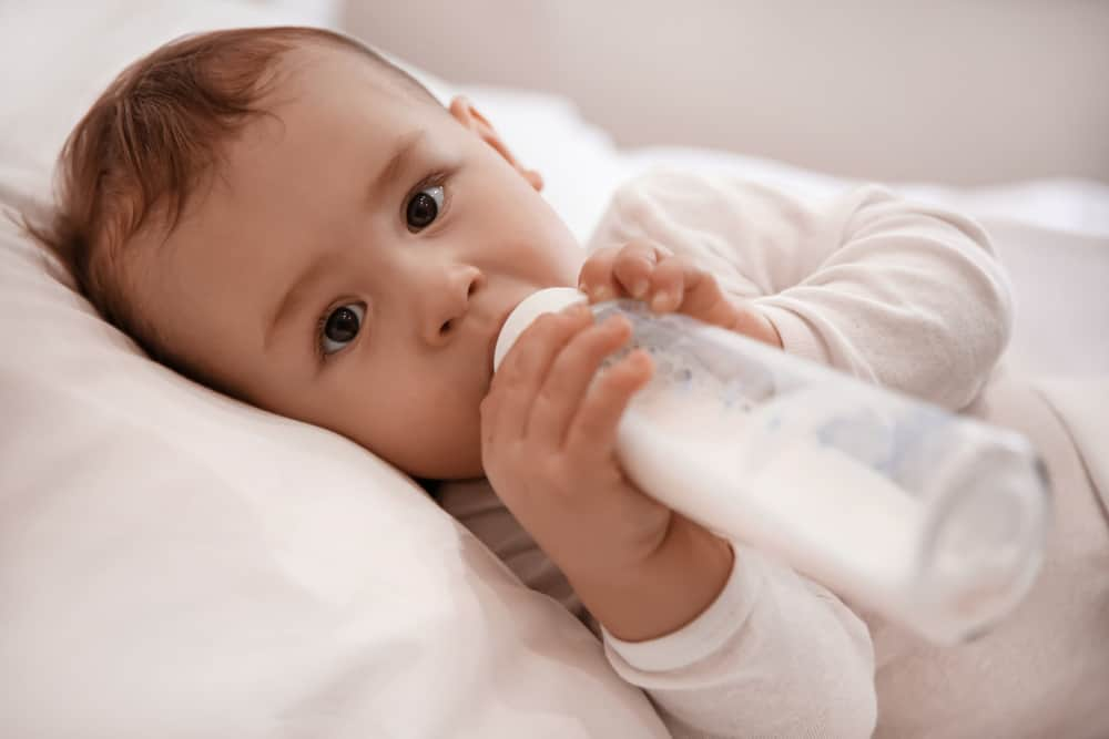 Trẻ sơ sinh uống sữa dê có tốt không?