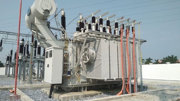 Dầu cách điện giúp máy biến thế hoạt động ổn định và làm mát hiệu quả