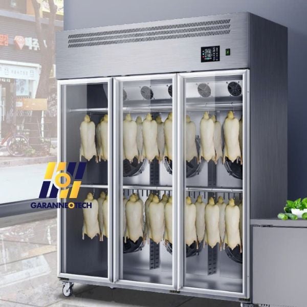 Tủ sấy gà vịt trước khi quay