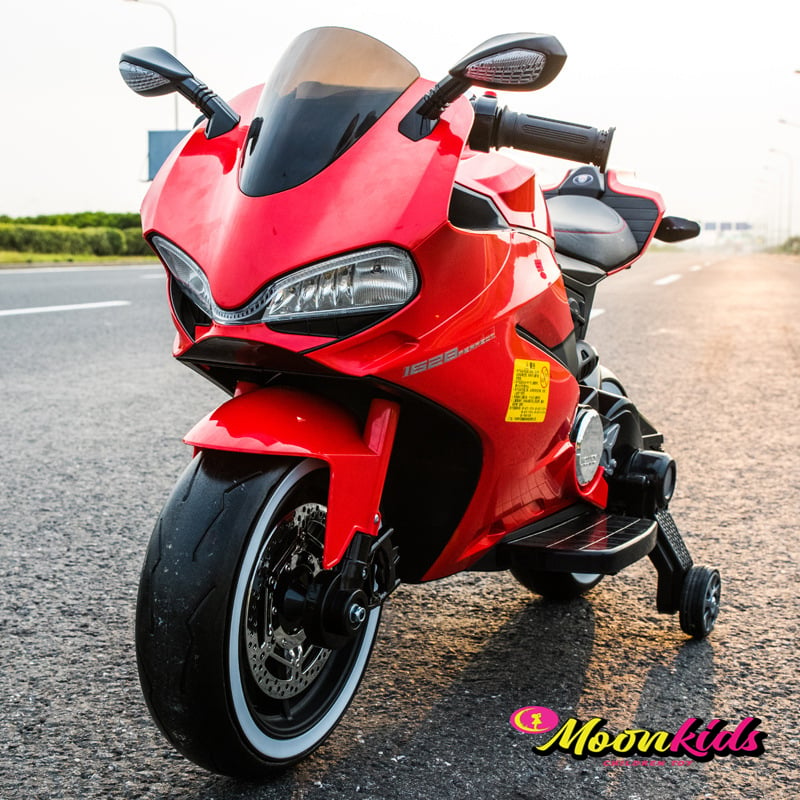 Xe máy điện trẻ em Ducati là món quà tuyệt vời cho những đứa trẻ thích khám phá cùng với sự sáng tạo. Với thiết kế đẹp và chất lượng tuyệt vời, mẫu xe này không chỉ mang lại những giờ phút vui chơi khi trẻ nhỏ cưỡi xe, mà còn giúp nuôi dưỡng tình yêu đối với mẫu xe của Ducati từ nhỏ.