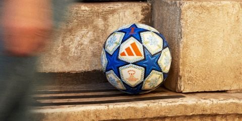 adidas phát hành quả bóng thi đấu chính thức cho giai đoạn knock-out Women’s Champions League 24/25