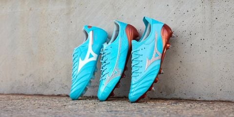 Khám phá Mizuno “Azure Blue Pack” - Bộ sưu tập giày đá banh của nhà Runbird tại World Cup 2022