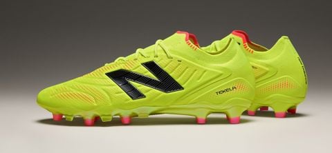 Chọn giày đá bóng cho chân bè: Có nên thử Tekela V5 hay chọn Mizuno, Asics sẽ tốt hơn?