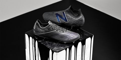 New Balance giới thiệu bộ sưu tập giày đá banh “The Dark Ink”
