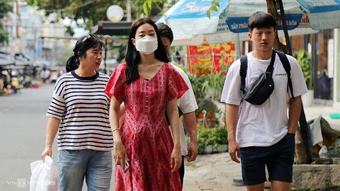Học tiếng Trung, Nhật, Hàn có lợi cho du lịch Việt