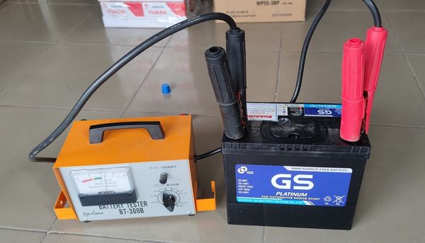 Cách kiểm tra ắc quy sống hay chết