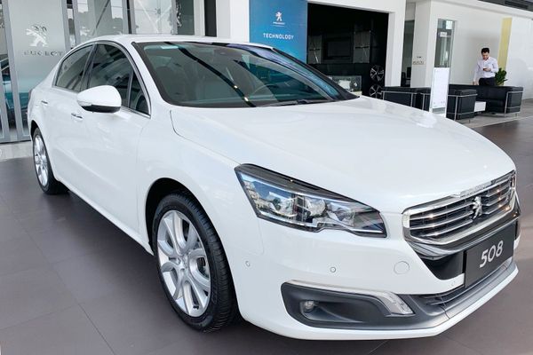 thay ắc quy  xe Peugeot 508