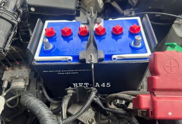 lắp thêm bọc cách nhiệt cho ắc quy suzuki entiga