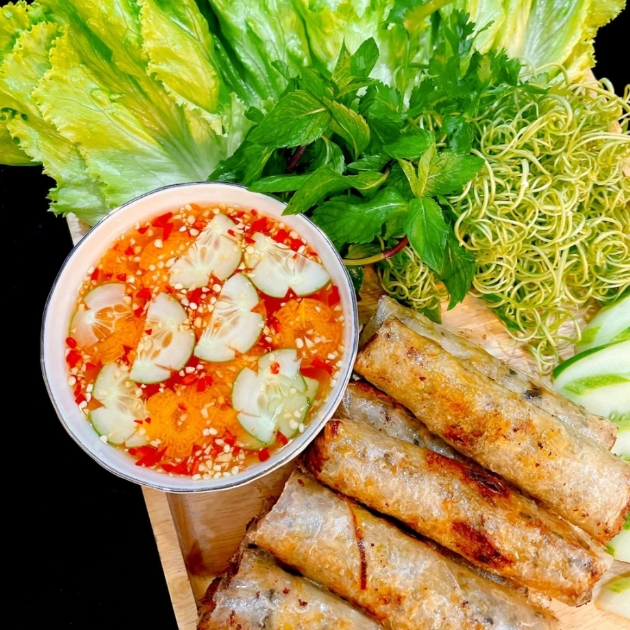 Cách pha mắm chấm nem chuẩn vị Hà Nội