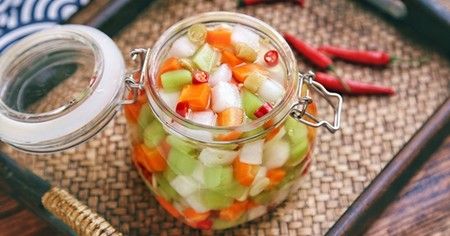 Cách làm rau củ ngâm nước mắm hấp dẫn giải ngấy hiệu quả