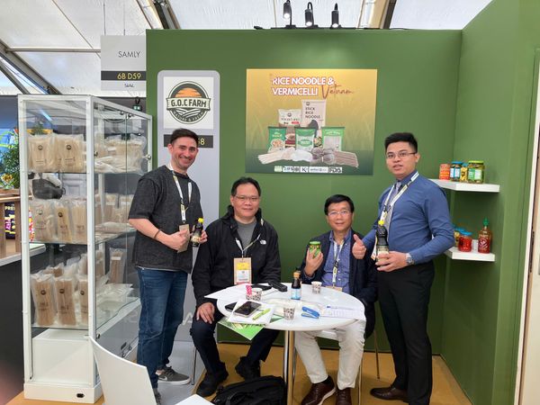 Nước Mắm Vạn Phần: Khẳng Định Thương Hiệu Tại SIAL 2024