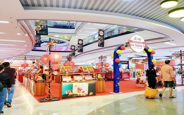 Địa điểm vui chơi Tết Trung thu ở Sài Gòn - Vạn Hạnh Mall