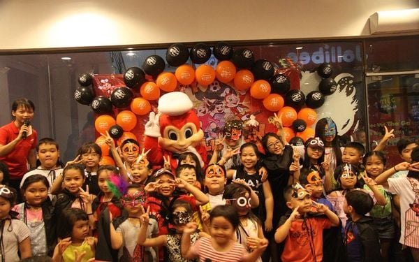 Địa điểm tổ chức sinh nhật cho bé ở Sài Gòn - Jollibee